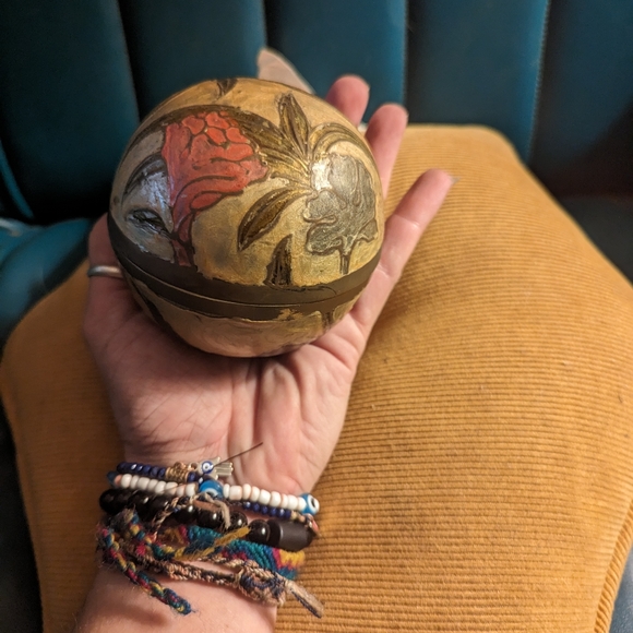 Vintage Decorative metal sphere - Picture 4 of 5